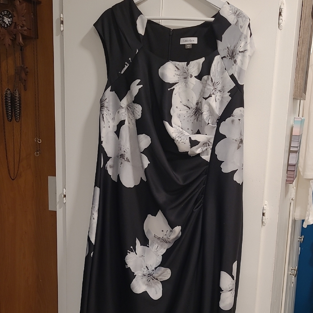 Calvin Klein 18W Black and White Floral Dress